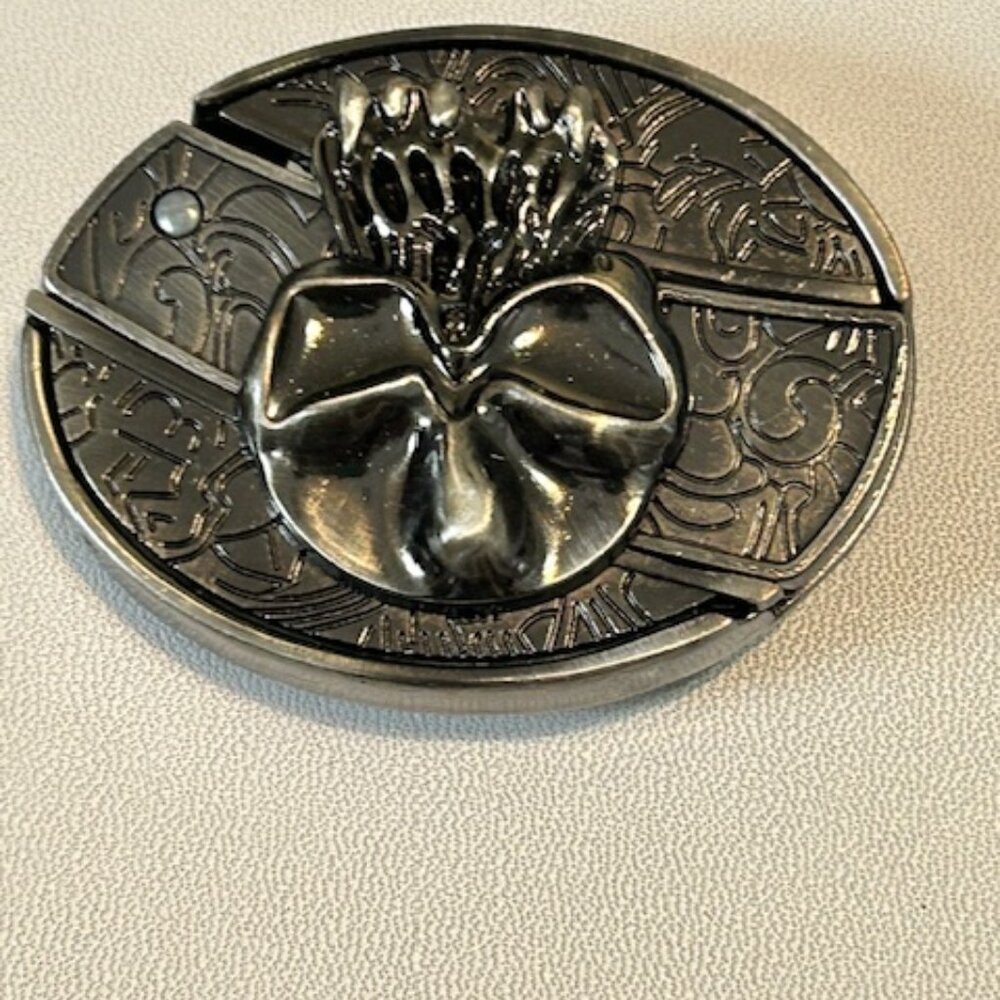 Belt Buckle Skull with hidden knife